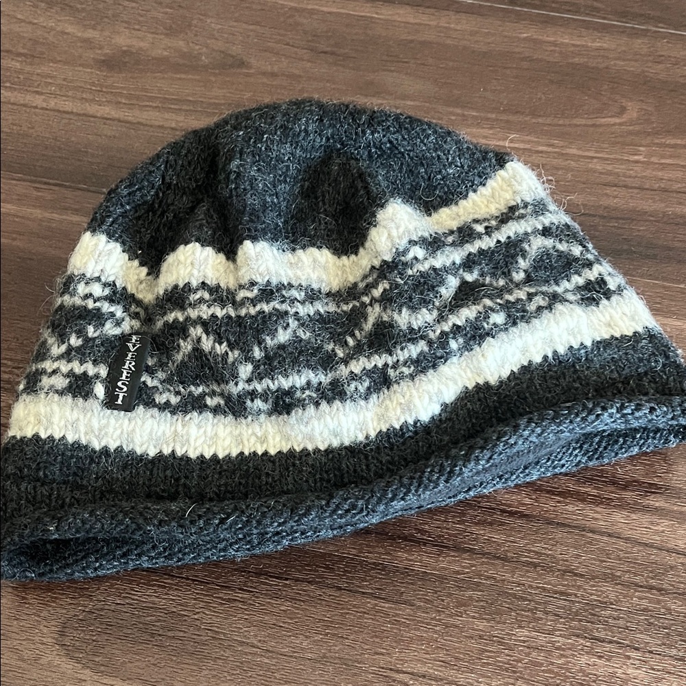 EVEREST DESIGNS Roll Beanie 100% wool